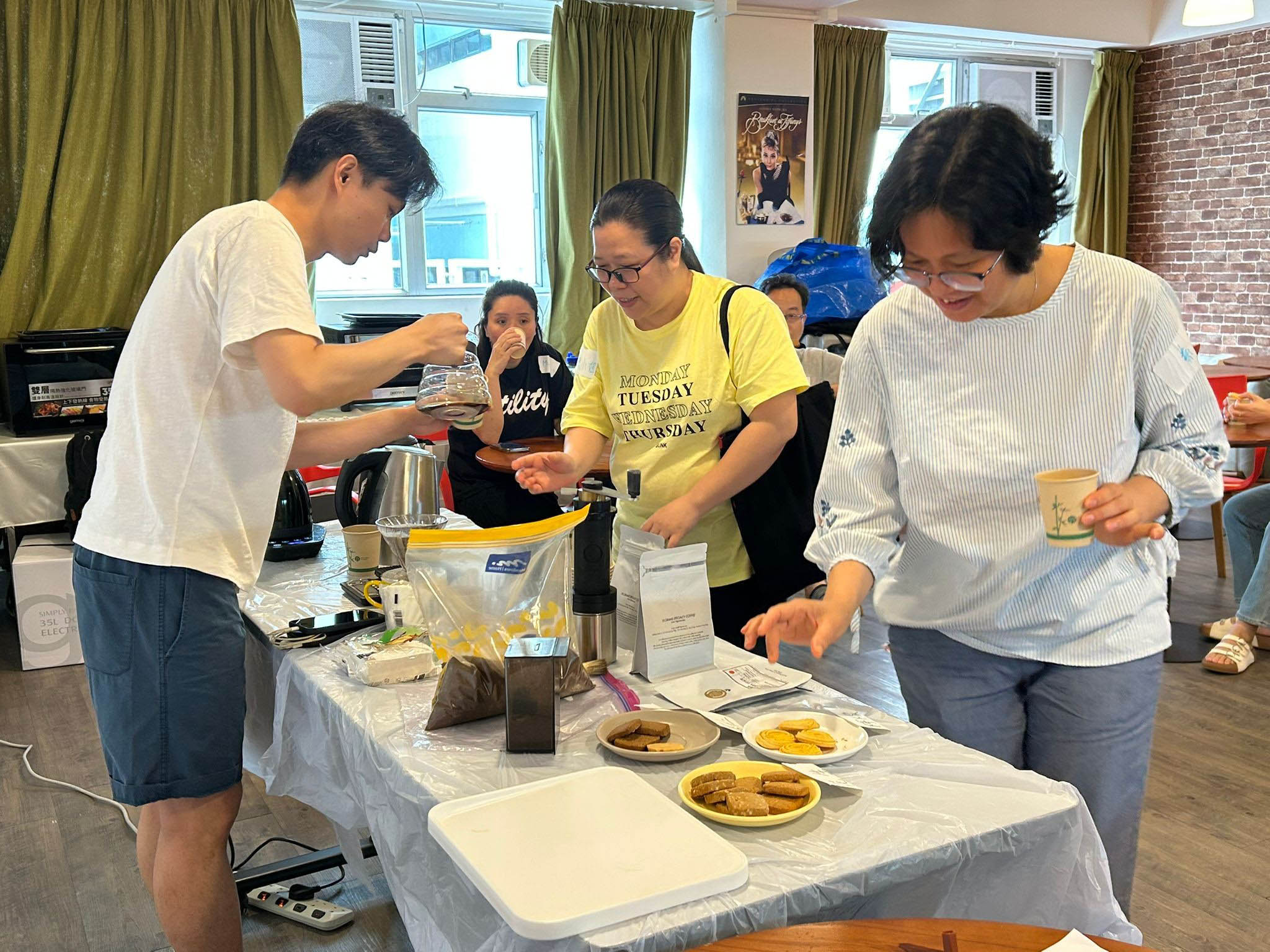 今年首次舉辦的「吃喝玩樂 心曠神怡」家長小組，主題圍繞家長的身心靈健康。