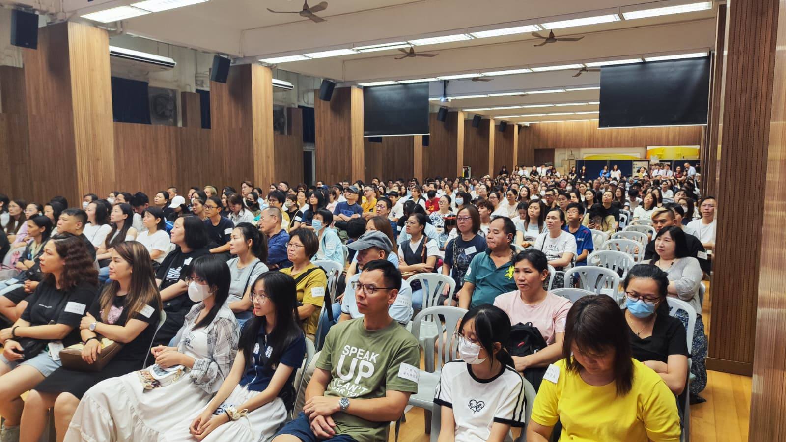 本年度家長晚會繼續獲得家長們的積極響應,參與度極高,熱情踴躍。