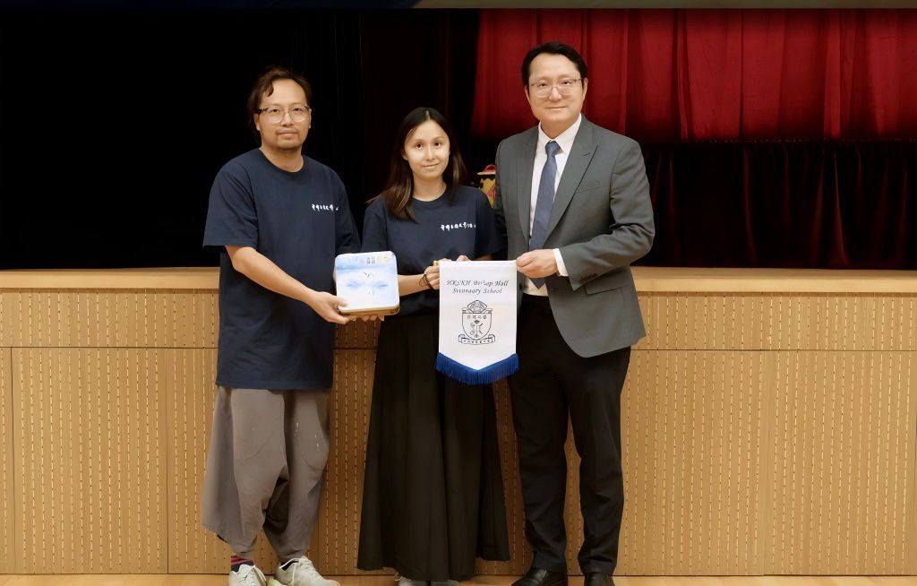本校邀請黃暉木偶皮影劇團到校,舉辦為期一週的「中國傳統木偶皮影展」。
