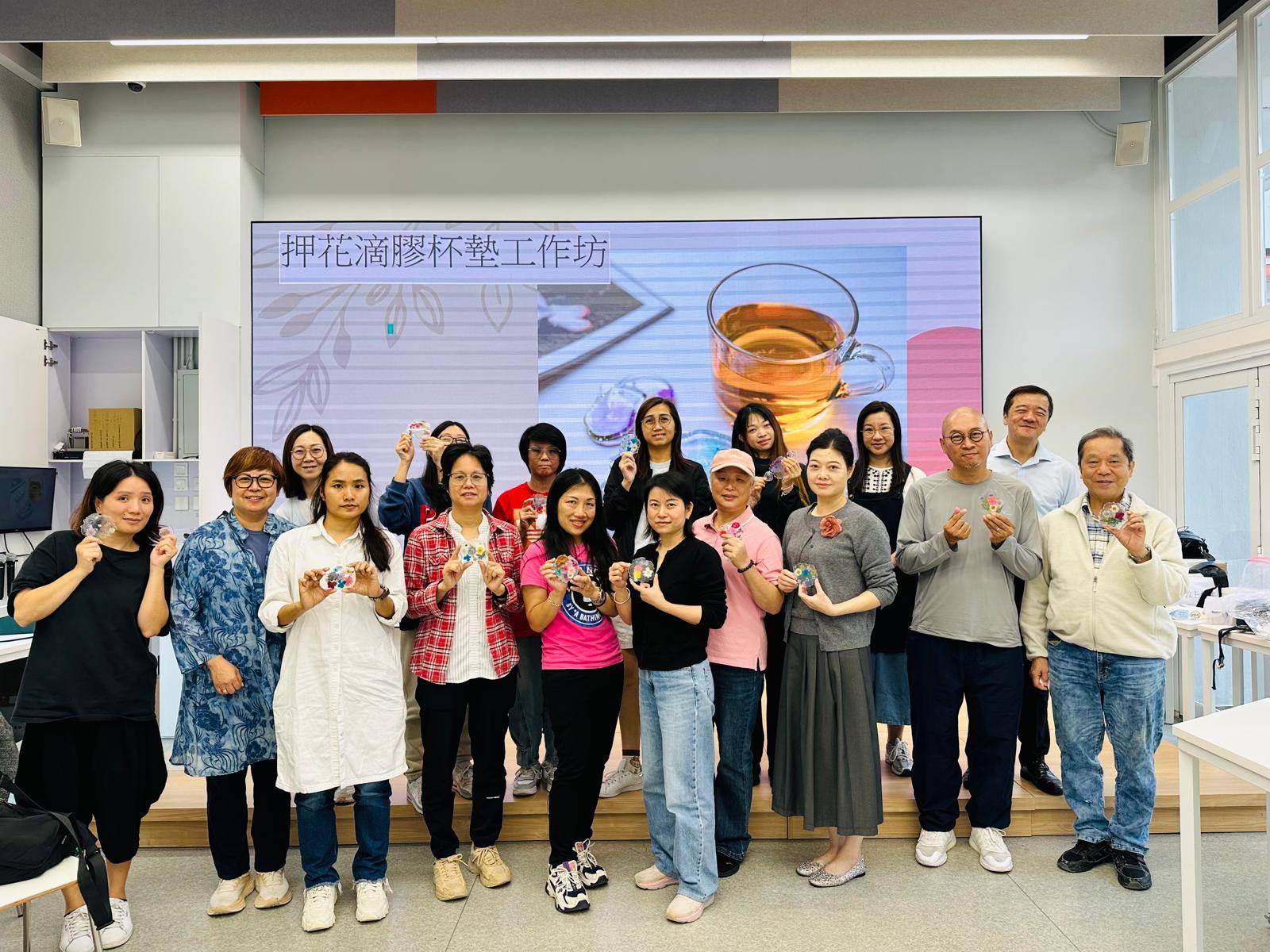 十一月份順利舉辦兩場「開心自在玩」家長工作坊，感謝家長們百忙之中撥冗參與。