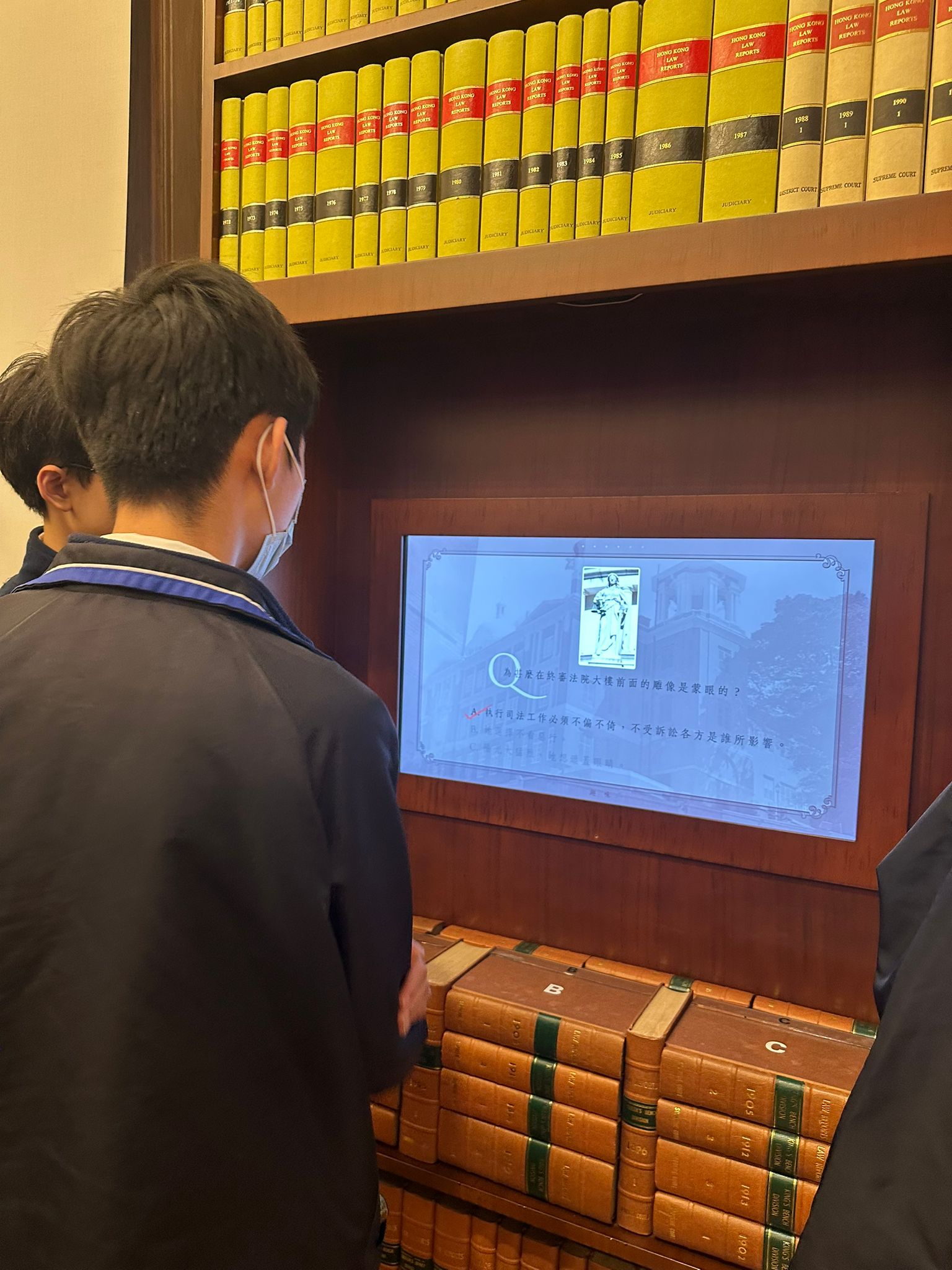 本校公民與社會發展科帶領中四級同學參觀終審法院，提高學生對司法機構歷史和運作的認識 - 圖片 2