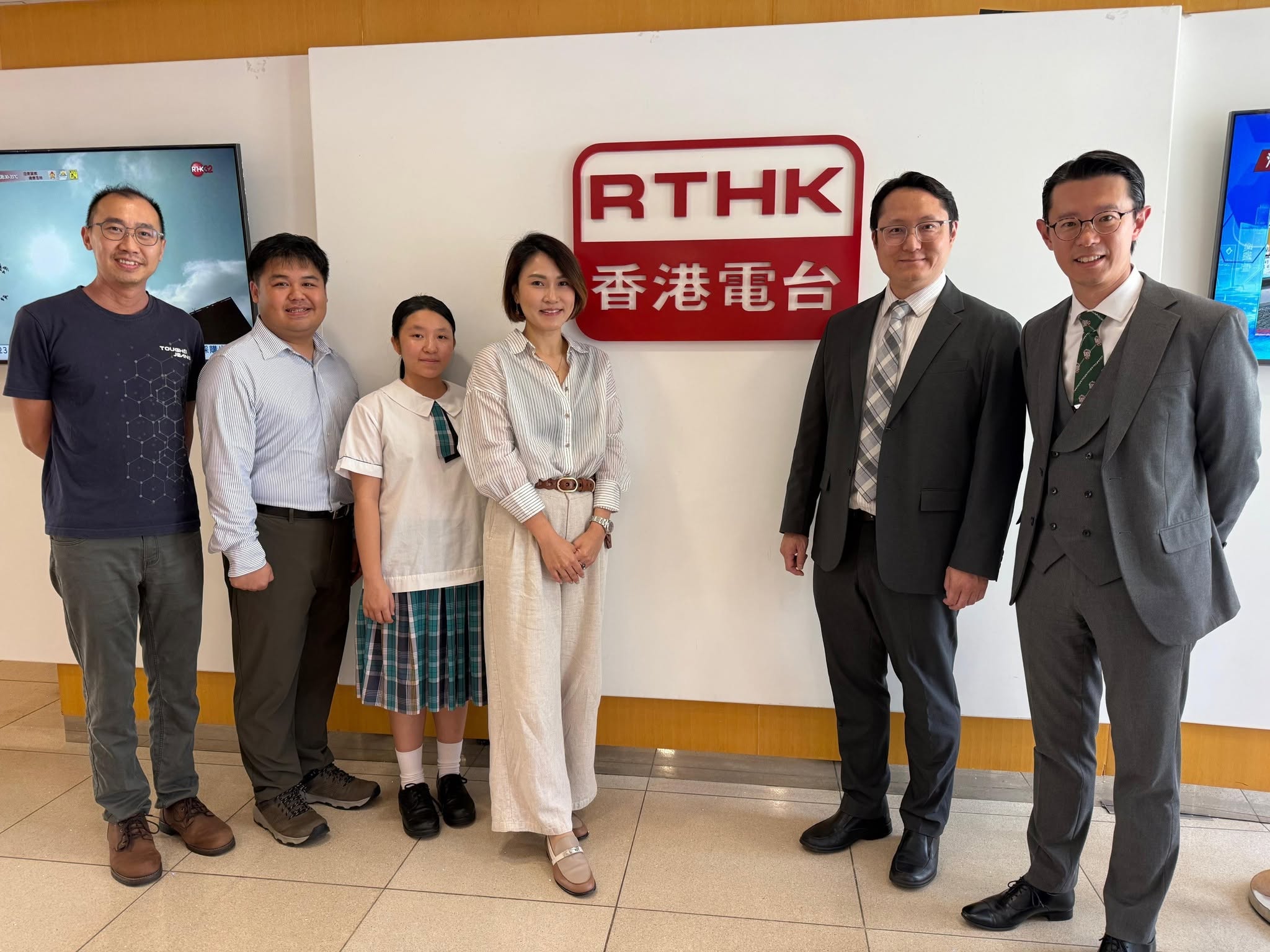 本校獲香港電台文教組邀請，參與《教學有心人》節目錄製，分享學校過去一年與南豐集團及香港小童群益會攜手推動的「約埋你」命運列車生涯規劃探索計劃。