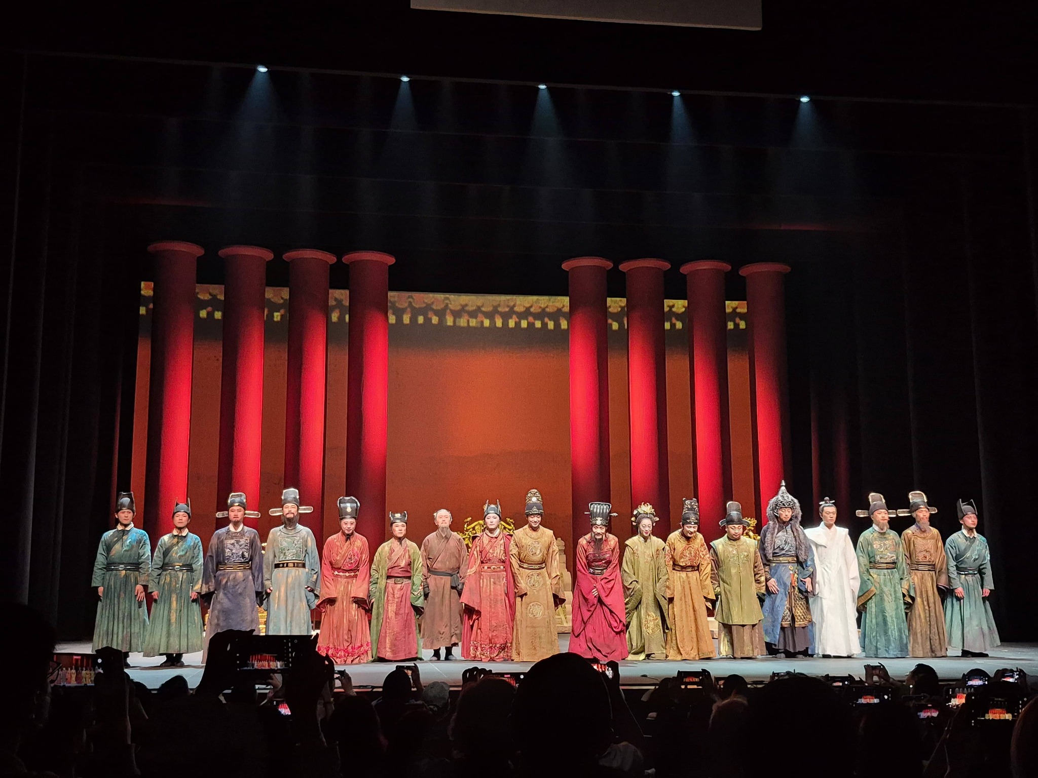 本校中史科學生到戲曲中心欣賞歷史舞台劇《張居正》 - 圖片 2