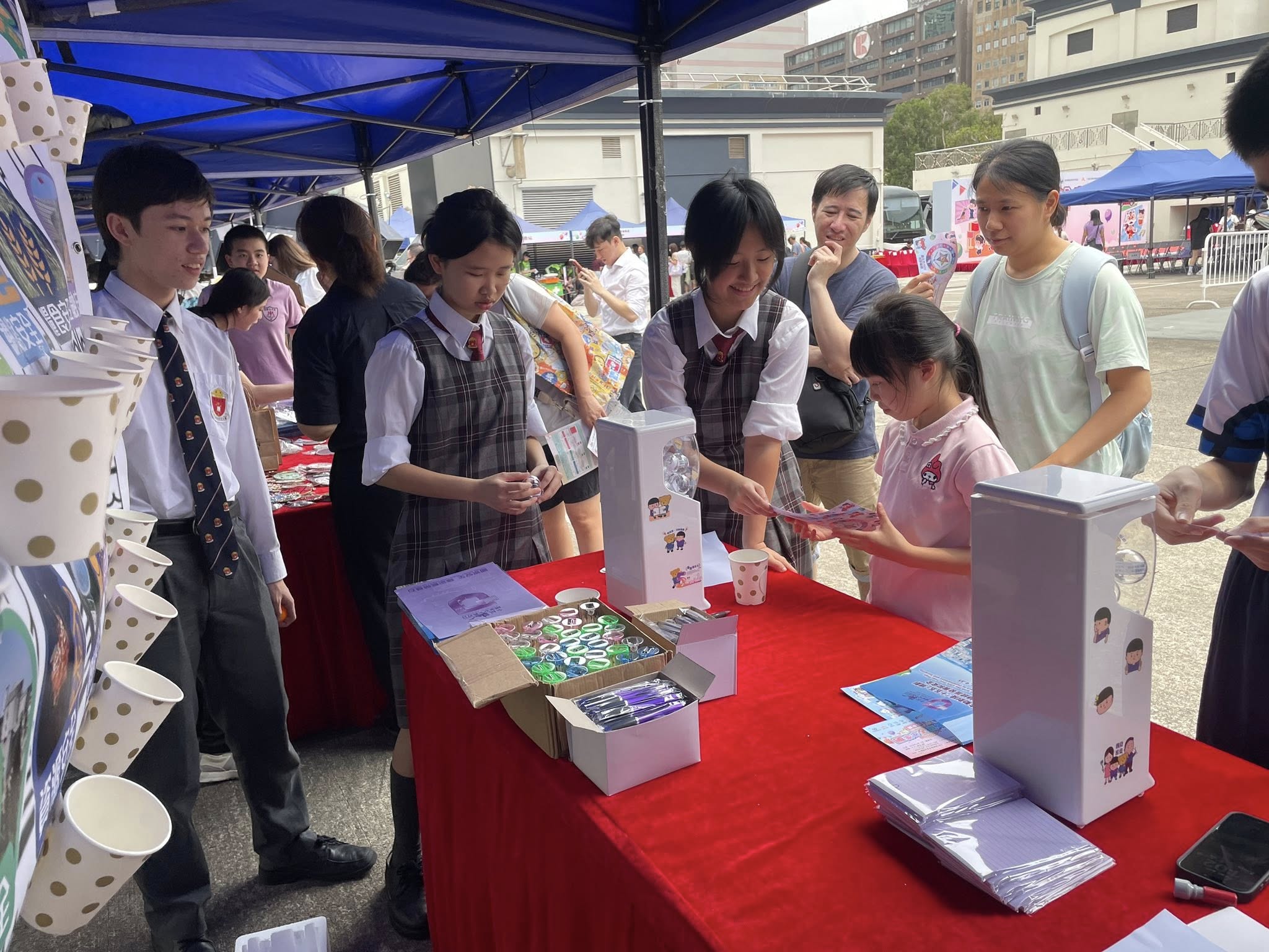 為響應全民國家安全教育日，本校參與了「觀塘區國家安全嘉年華2026」 - 圖片 9