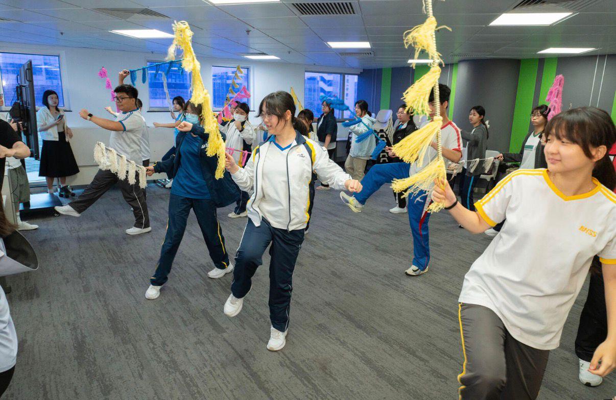 「何以中華」文化大使計劃的學生已完成計劃在第三層「優秀文化大使」涵蓋的本地考察及「非常粵劇」深度體驗工作坊 - 圖片 6