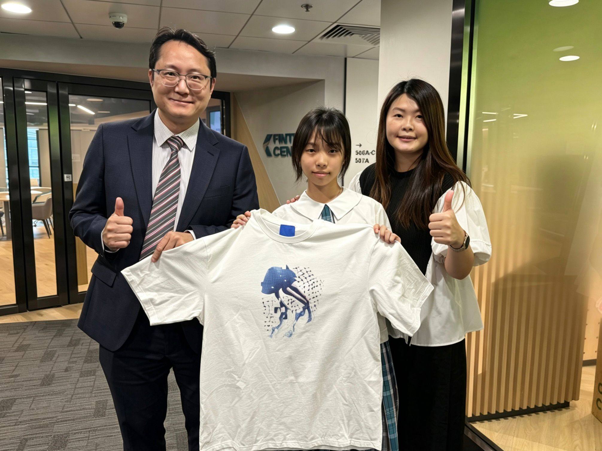 本校同學於「點亮蒲台・永續未來 T恤設計比賽」比賽中，獲高中組金獎及優異獎 - 圖片 1