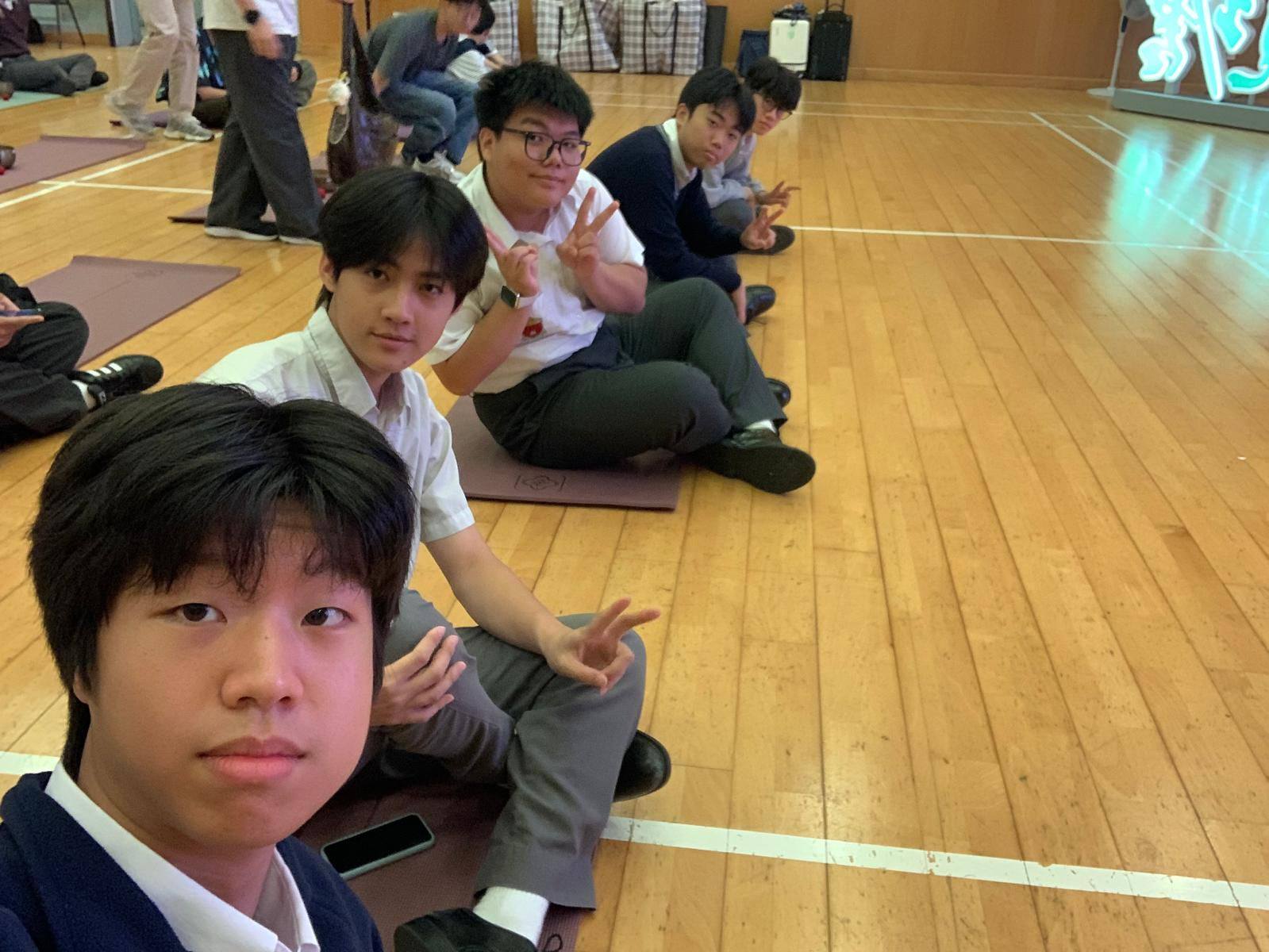 本校學生參加由觀塘民政處及觀塘區青年網絡「樂觀派」舉辦的「樂頌心靈」青年交流會暨頌缽體驗活動 - 圖片 4