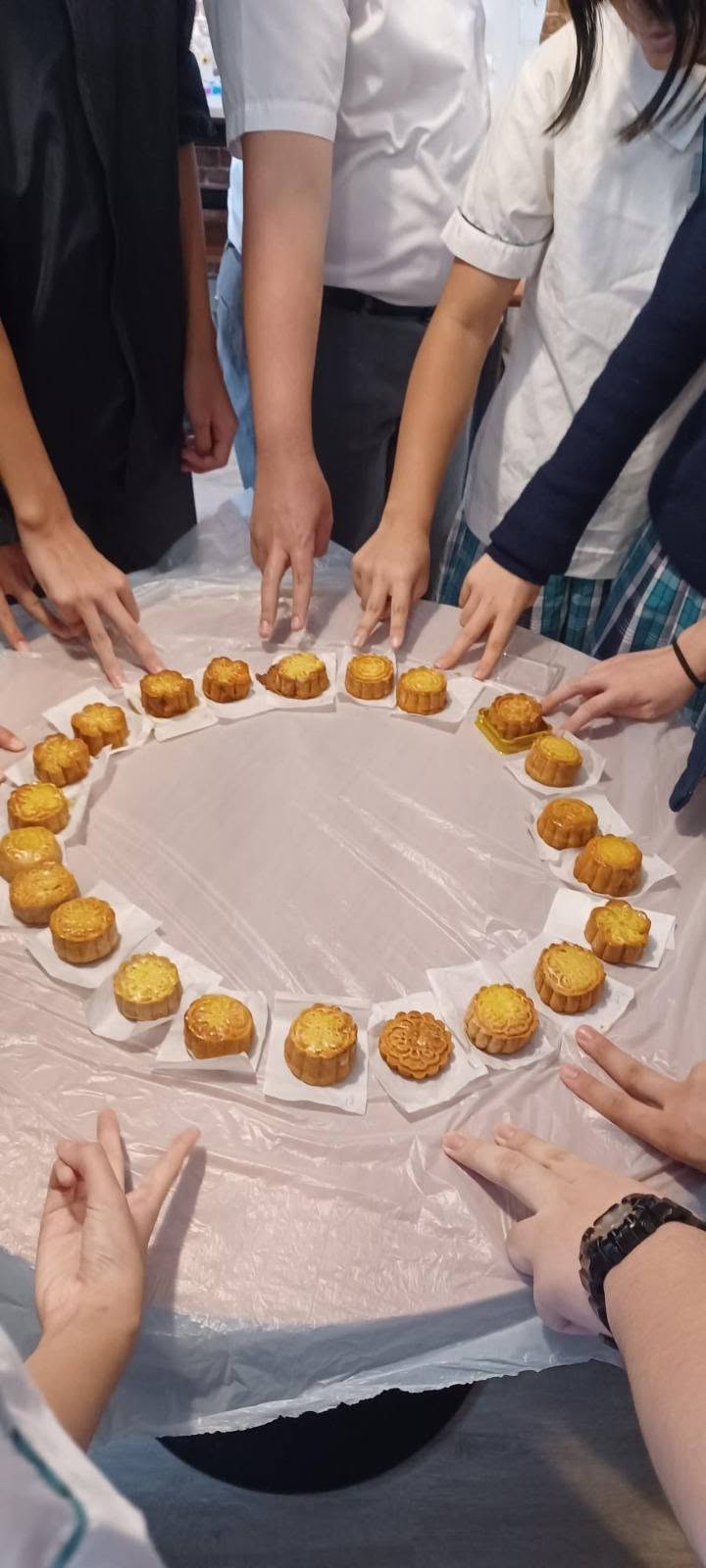 【中三級班際月餅製作班圓滿舉行】 - 圖片 1