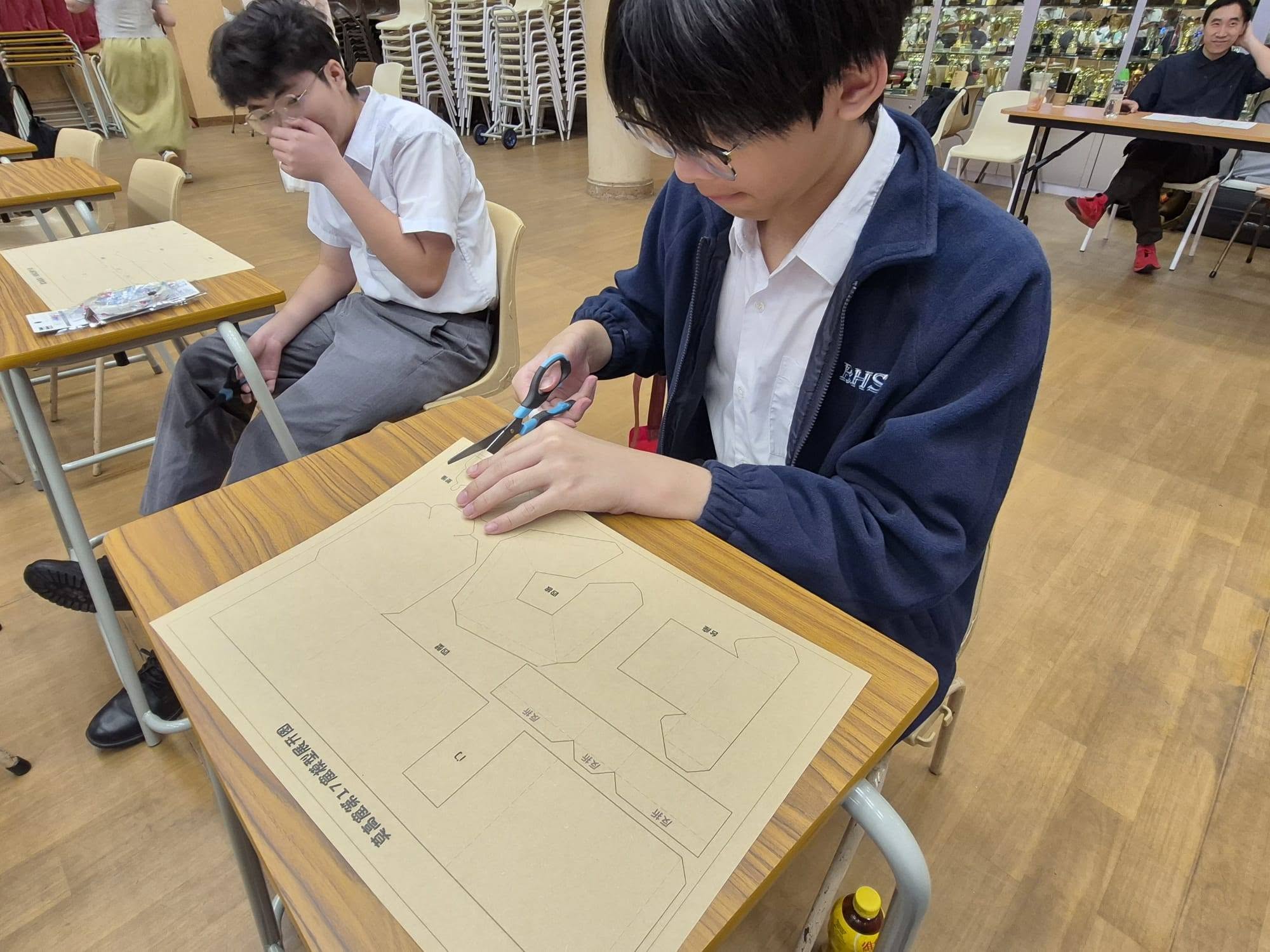 本校中史科帶領同學參與「鑿發靈岩 - 洞窟模型手作體驗」 - 圖片 4